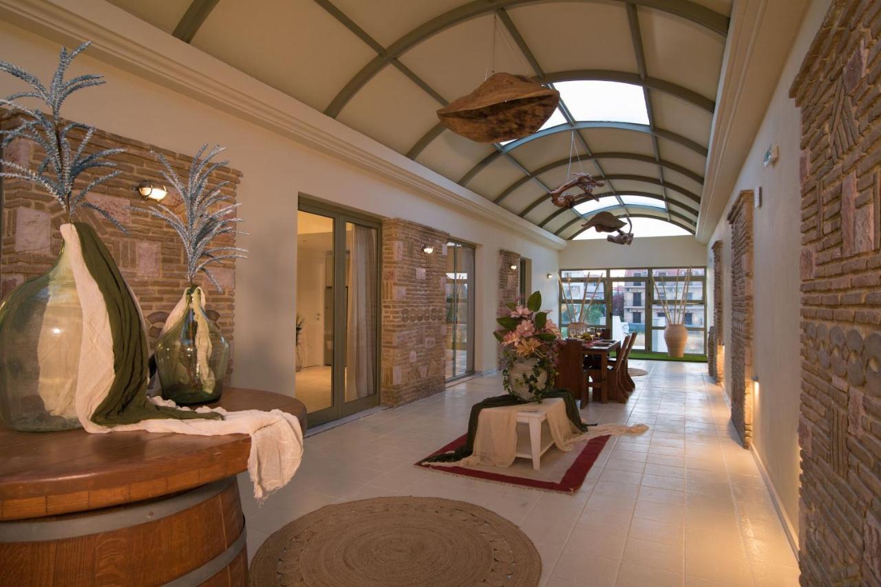 Lodge Luxury Apartments Kalamákion Extérieur photo