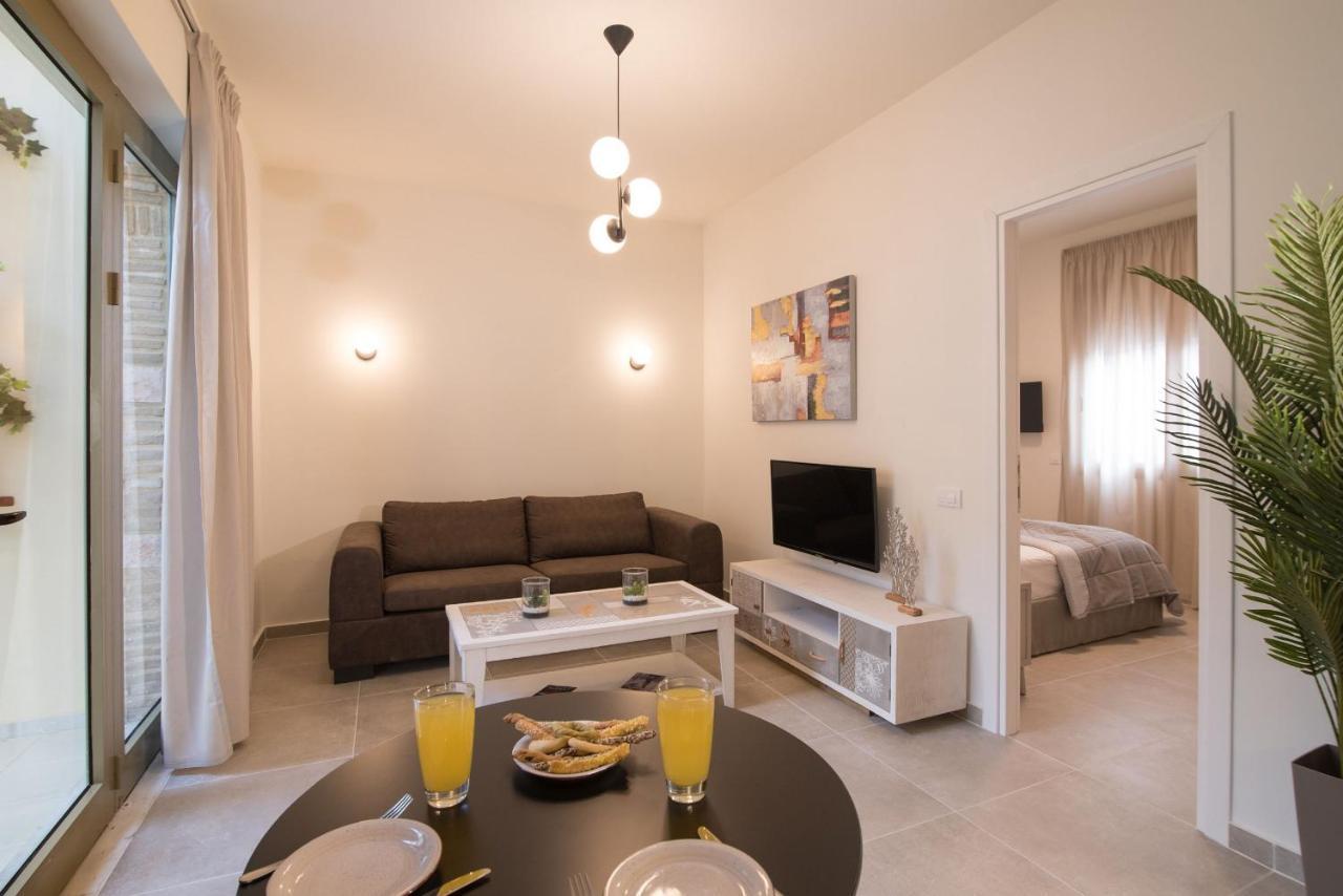 Lodge Luxury Apartments Kalamákion Extérieur photo