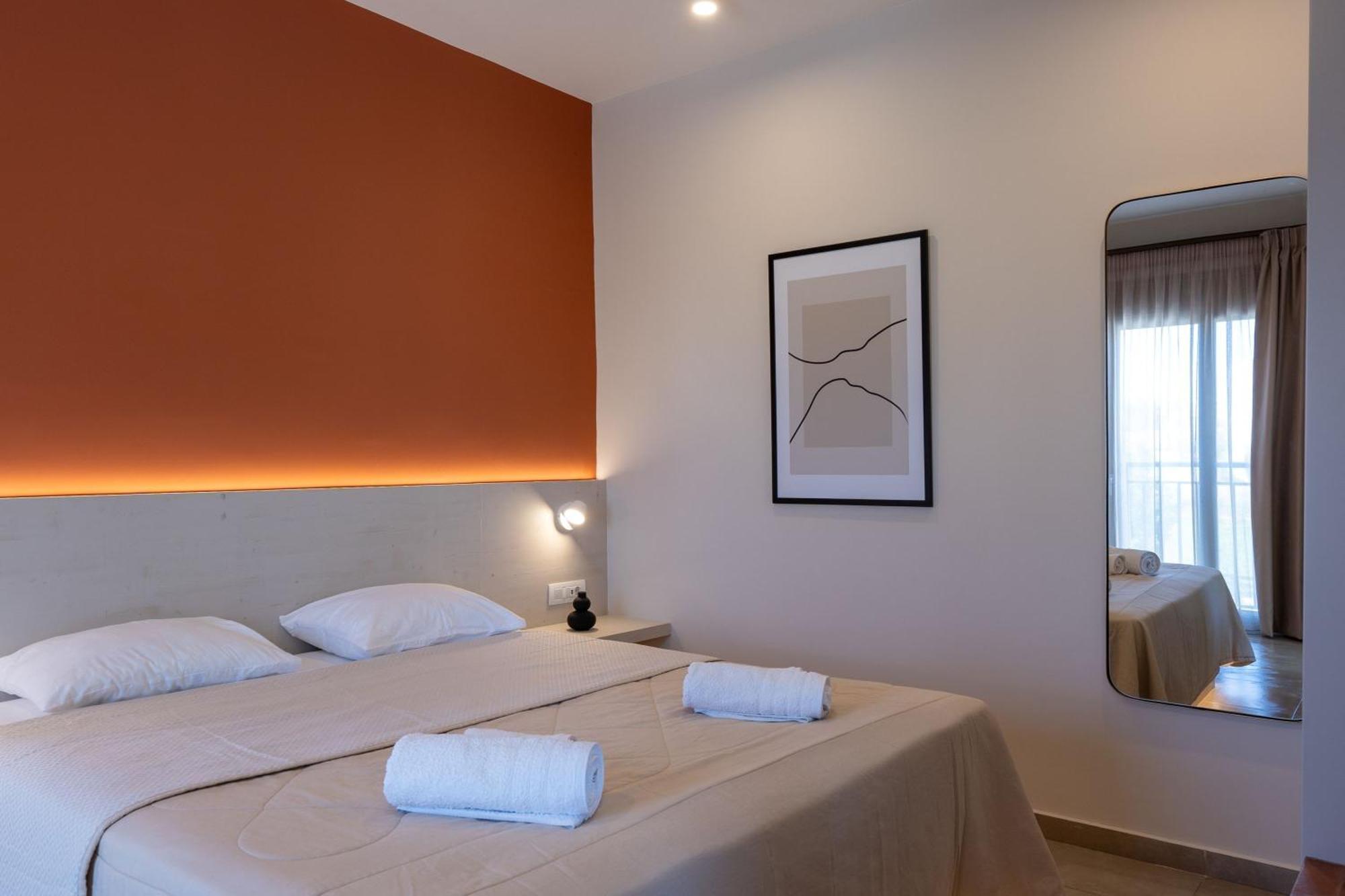 Lodge Luxury Apartments Kalamákion Extérieur photo